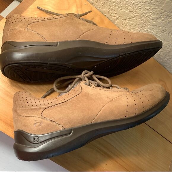 Aravon by New Balance Farren Nubuck Suede Lace Up Walking Shoes size 9 - Picture 3 of 8